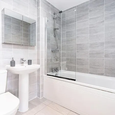 New Refurbishment Location Free Parking Semesterbostad Leeds (West Yorkshire)