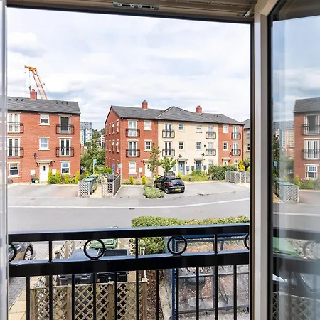 New Refurbishment Location Free Parking *