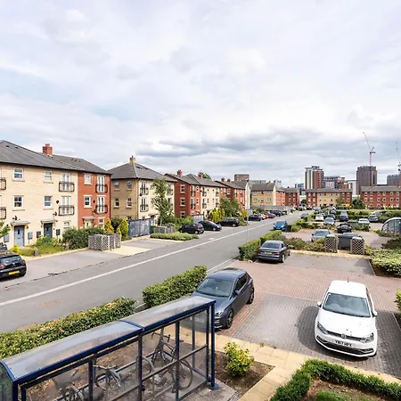 New Refurbishment Location Free Parking